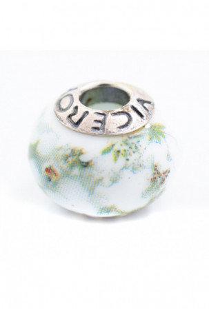 Moteriški karoliukai...