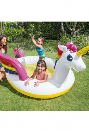 Pripučiamas baseinas...