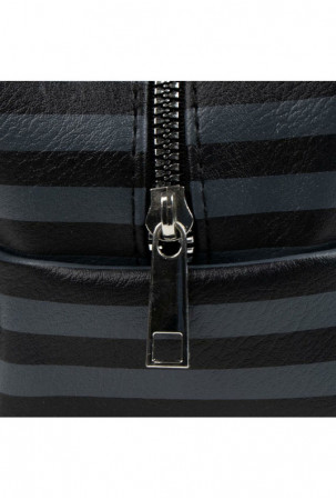 Kelionių reikmenų dėžutė...