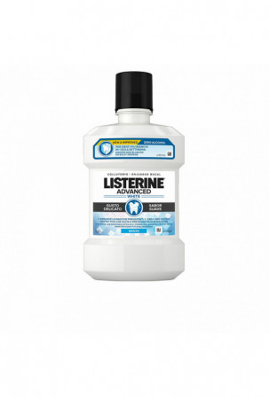 Burnos plovimas Listerine...