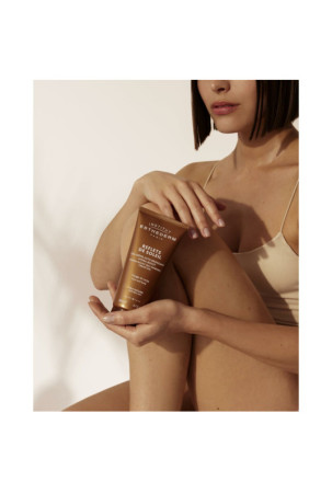 Kūno losjonas su savaiminiu įdegiu Institut Esthederm REFLETS DE SOLEIL 200 ml Kūno losjonas su savaiminiu įdegiu Institut Esthederm REFLETS DE SOLEIL 200 ml